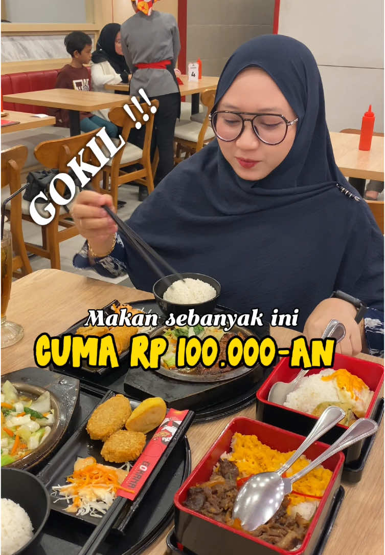 “Makan sebanyak ini cuma 100rb-an? Gokil banget! 😍 Promonya cuma ada di TikTok! Klik tag lokasi di video ini, pilih Super Value TikTok, beli, bayar, dan tunjukin barcode voucher ke kasir. Buruan cobain sekarang, jangan sampai ketinggalan! #hacksmakanmurah  #GOKANA #MakandiGOKANA #TikTokGO #PromoTikTok