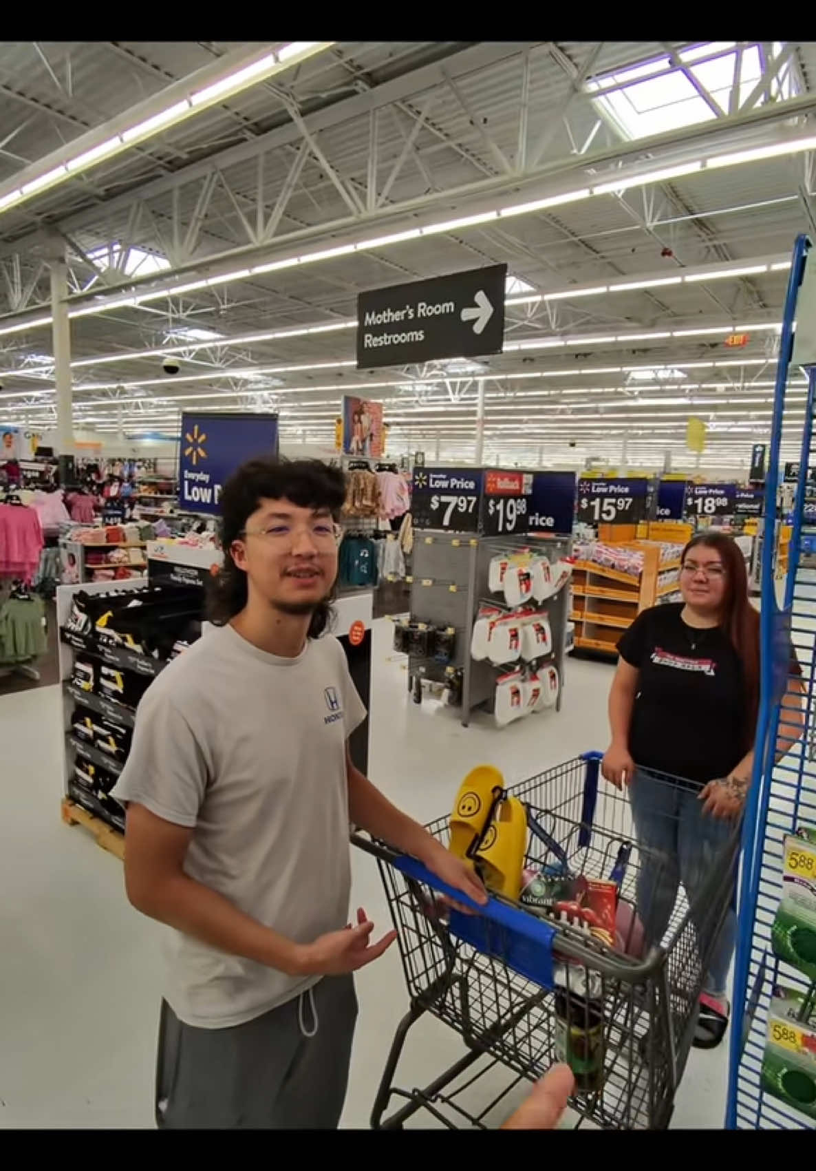 Ruining random people’s relationship 😂😂 #fyp #viralvideo #fypシ #fyppppppppppppppppppppppp #funny #joke #prank #prankvideo #funnyvideos #humor 
