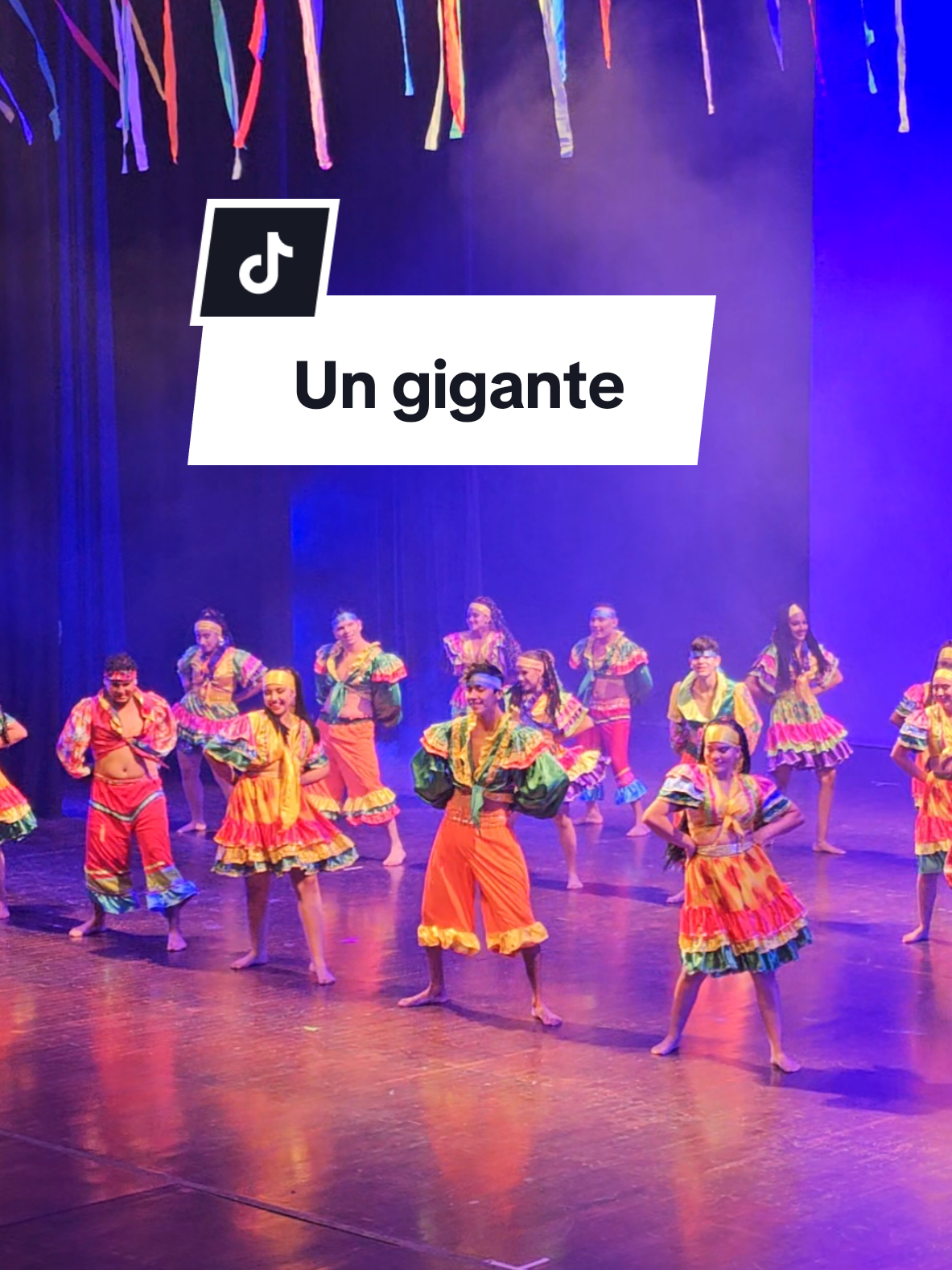 ✨️ Un gigante que despierta en la Costa 🌴 una coreografía de la maestra Helga Morales, del Ballet Folklórico de Rivas (Bafori) 👍 #nicaraguan #dancer #folclore 