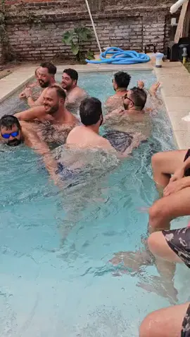 #pileta #verano #poolparty #gay #gaybear #calor #Summer #sanvicent @luisRG @Maurito Ferruchi @Gustavo Dempke @Nicolas Parrucci @Juan Manuel Torres @Adrian Salas 