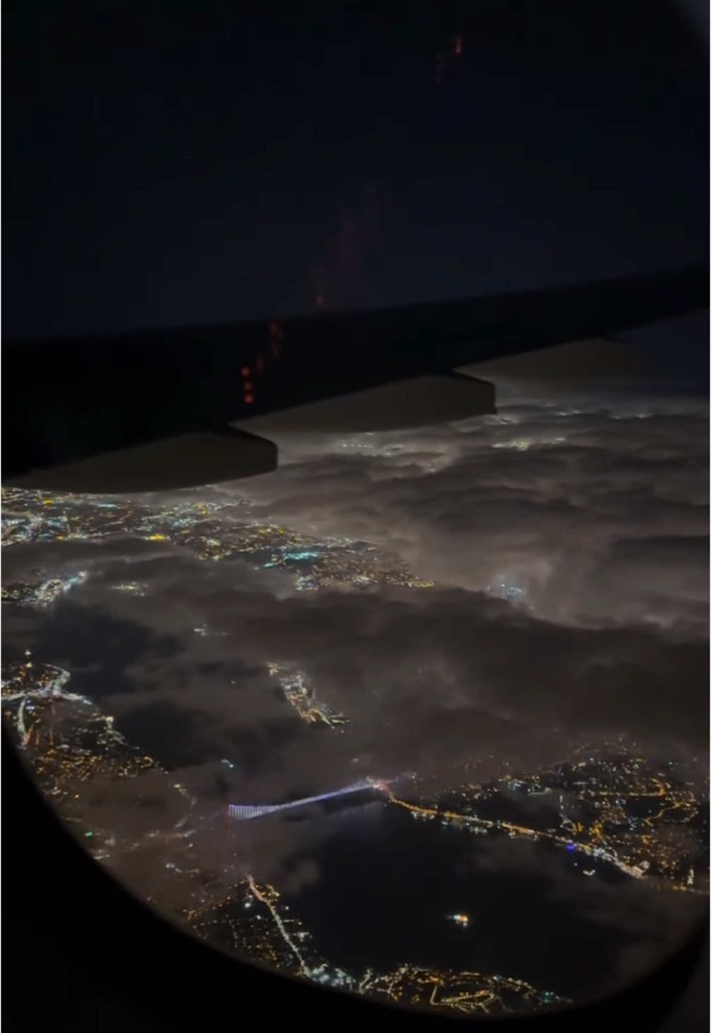 It’s Istanbul night views ✨😍❤️‍🔥        ✨❤️  #night #✈️ #✨  #istanbul #turkishseries #viral_video #777 ##topvideo #reels #fypp #loveyou #камин #jony #lyric #kesfet #kesfetteyiz 