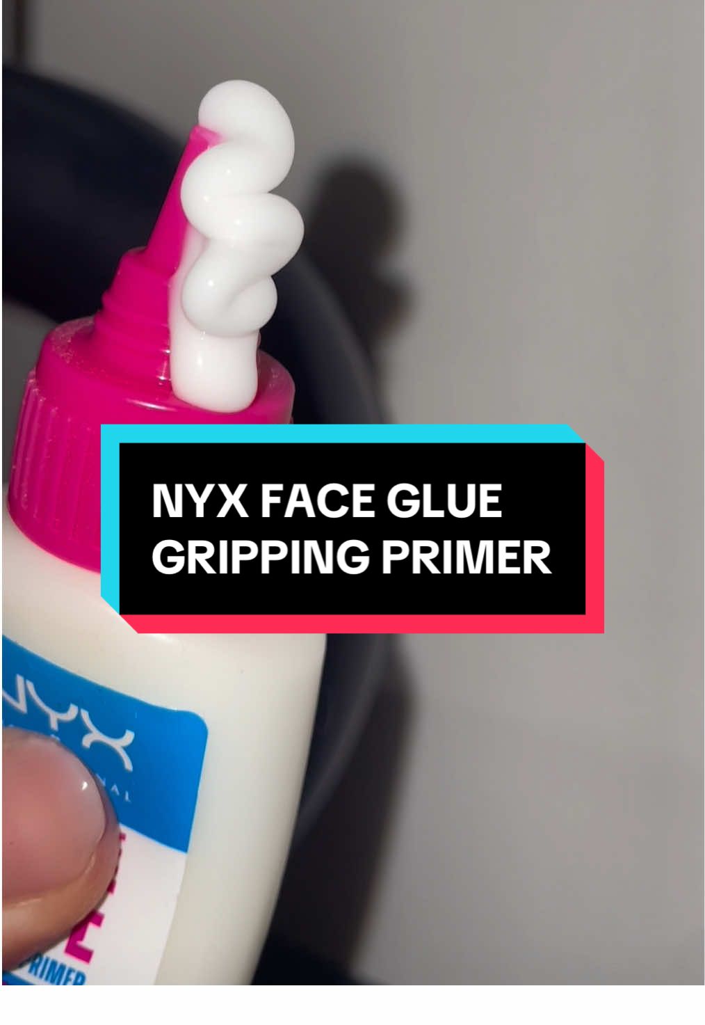 Genuinely love this stuff!!!👏🏼 #nyx #nyxcosmetics #primer #makeup #makeuptips #grippingprimer #fyp 