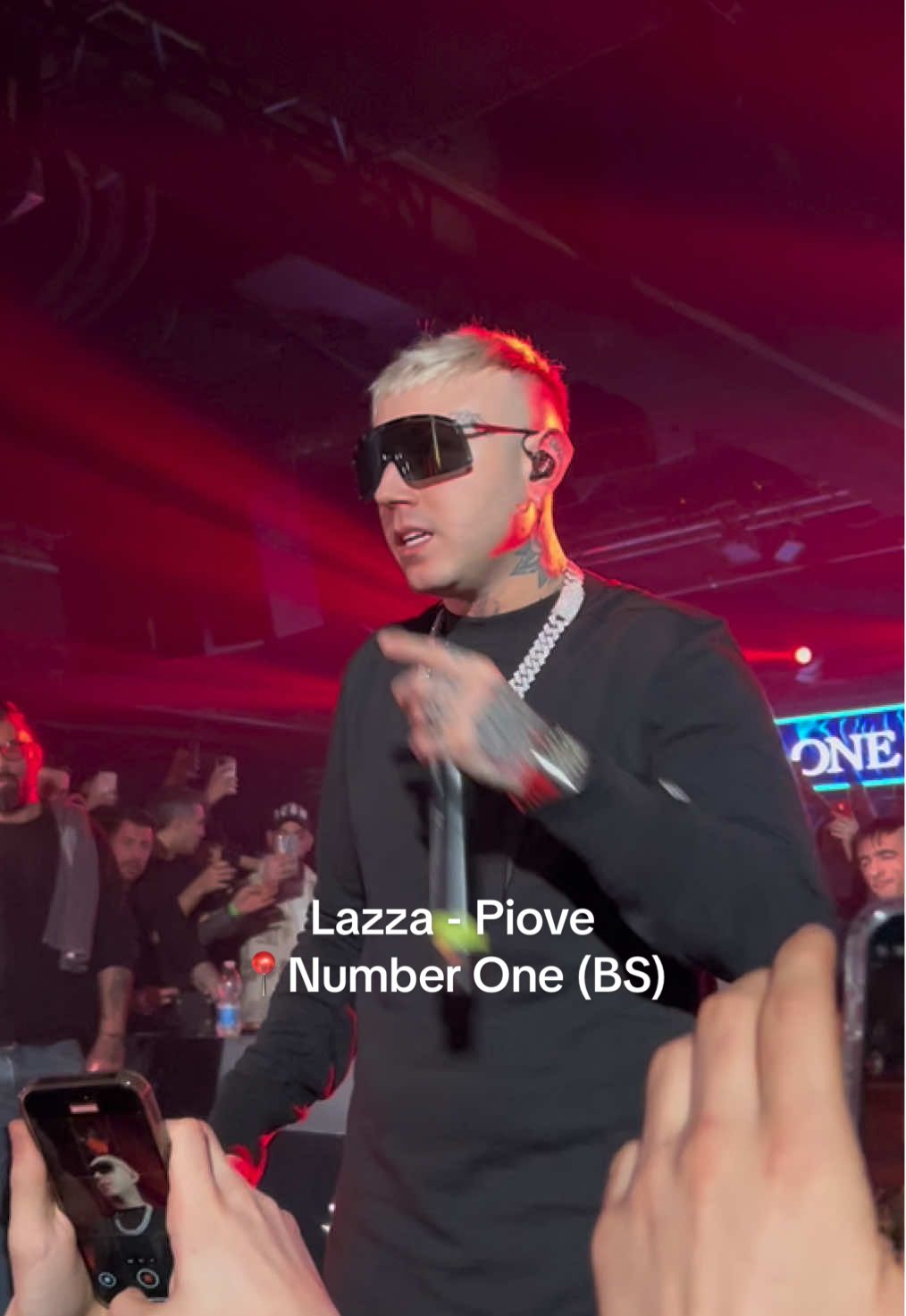 @Lazza @Discoteca NumberOne  #lazza #zzala #locura #piove #sferaebbasta #numberone #brescia #stevenbasalari #djset #live #Rap #rapitaliano #perte #fyp 