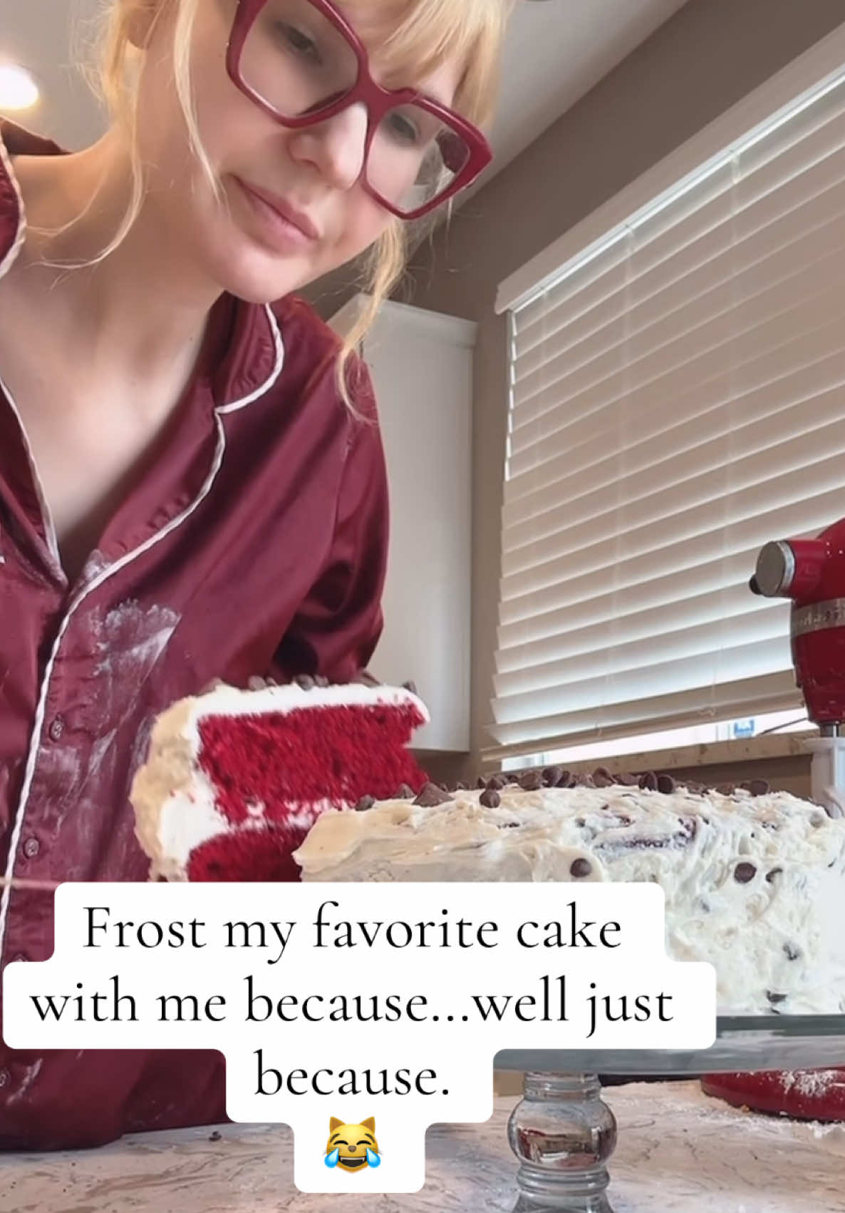 I am no professional & it is not aesthetically pleasing to the eye but it is Kid approved red velvet cake topped with cream cheese icing! 😻♥️ #baking #redvelvetcake #BakeWithMe #yum 