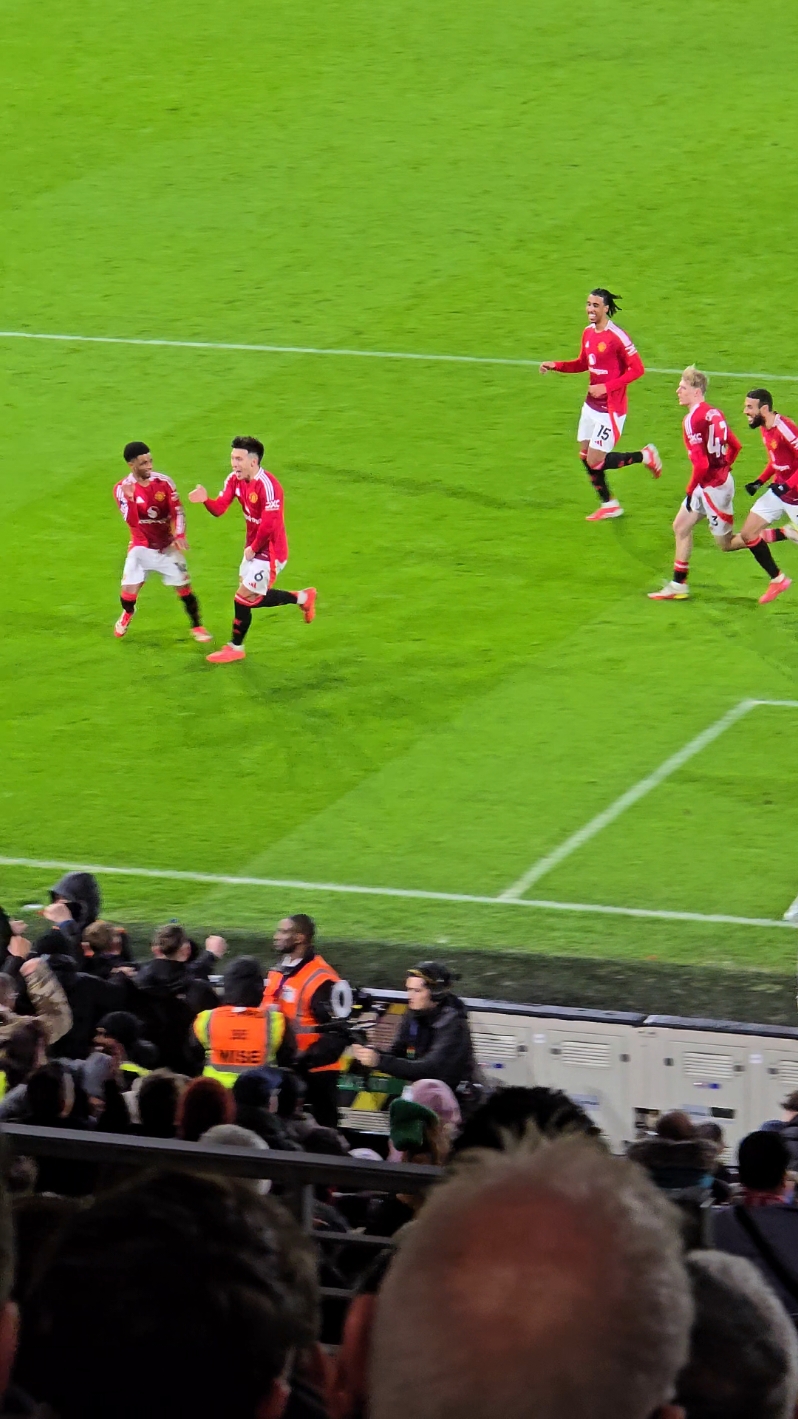 Fulham vs ManUnited: Lisandro Martinez smashed it again ! What a goal🤯  #fulham #fulhamfc #Manchester #manunited #Manchesterunited #martinez #lisandromartinez  #fulhamvsmanunited #football #PremierLeague #epl #Soccer #futbol