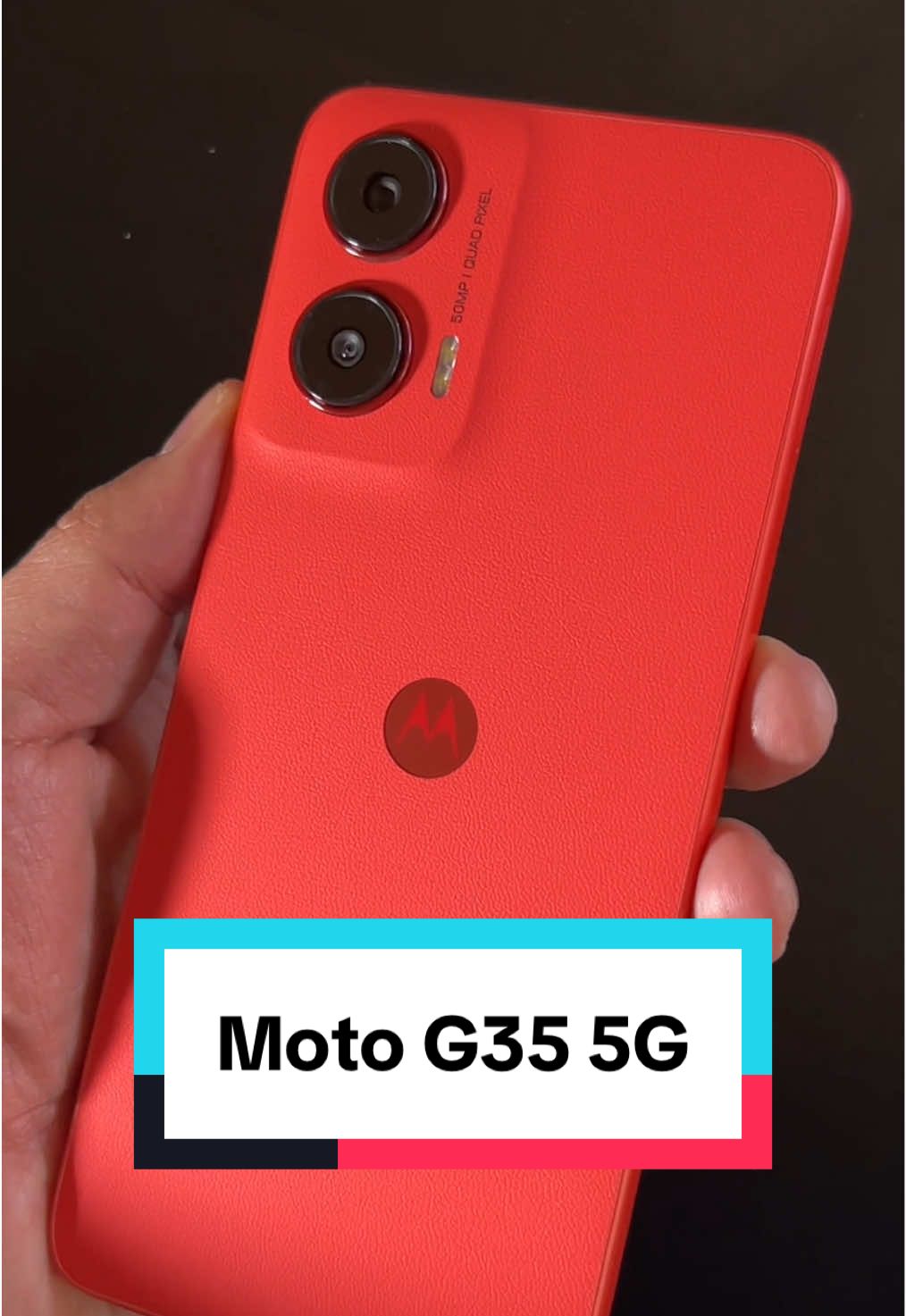 El Moto G35 5G es un celular asequible y con un diseño atractivo. Incorpora una pantalla Full HD+ de 6.7 pulgadas y cámara principal de 50 MP con Quad Pixel. Su precio aproximado en México es de 4,500 pesos. #LaGuíaCentral #Motorola #fyp @Motorola_mx 