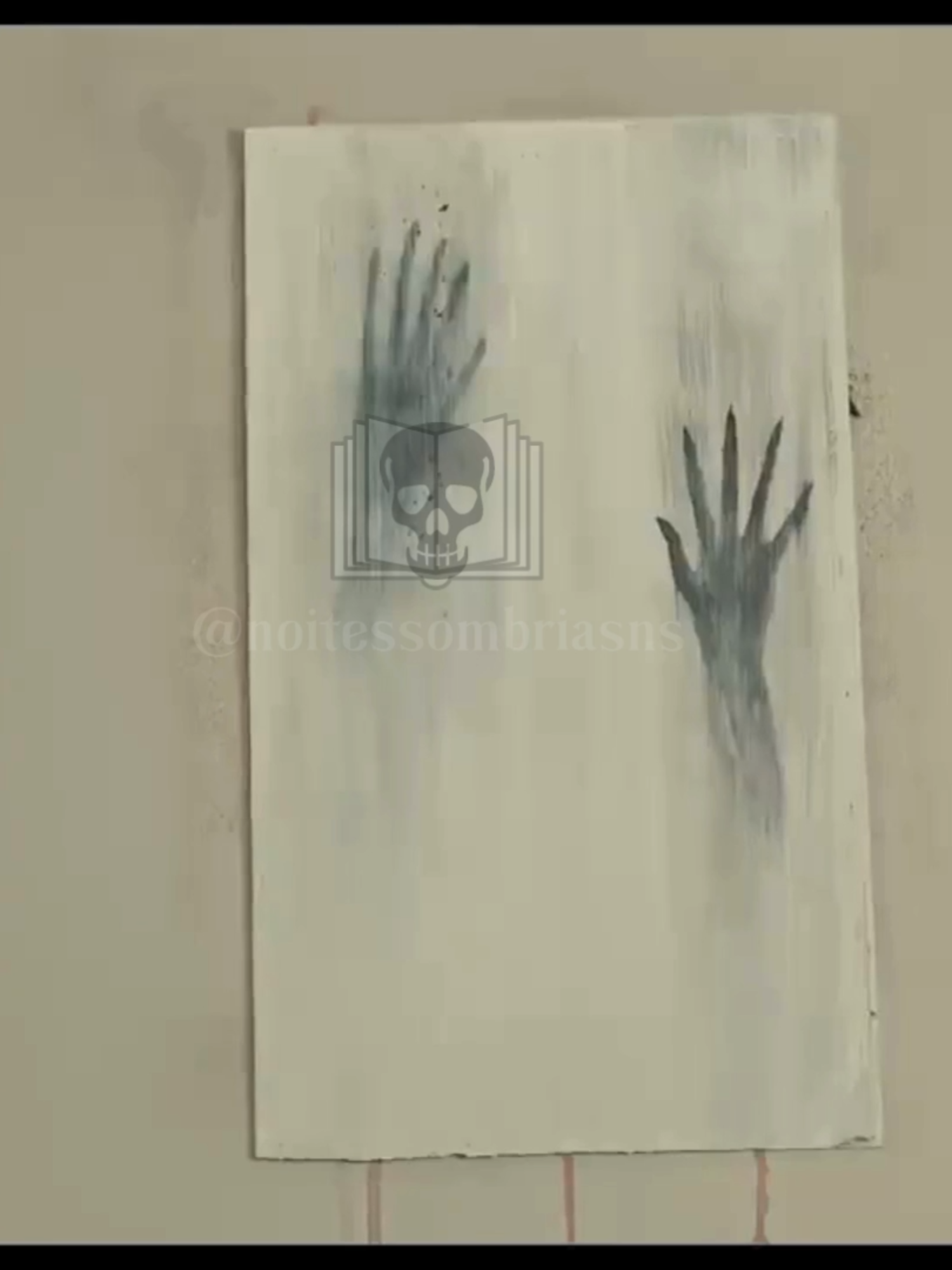 A Pintura Recém-mudada para uma casa antiga em busca de recomeço, Clara encontra um misterioso quadro deixado pelos antigos moradores. À medida que os dias passam, a presença da pintura se torna cada vez mais opressora, revelando segredos sombrios e distorcendo a linha entre realidade e pesadelo. Sons estranhos ecoam pelos corredores, sombras se movem na penumbra, e Clara percebe que algo—ou alguém—está observando cada um de seus passos. Presa em um ciclo de medo e paranoia, ela precisará enfrentar a verdade aterrorizante por trás do quadro antes que seja tarde demais.👹#terror #horrortok #filmedeterror #historiasdeterror #assustador #terrorbrasileiro #medo #suspense #historiasdeterror #viral_video #fypシ #explorarpage #videododia #ConteúdoCriativo #lendasurbanas #creepypasta #históriasassustadoras #sobrenatural #casosreais #paranormal #terrorpsicologico #casaassombrada #fantasmas #miedoyterror #reelsterror #shortsdeterror #videodeterror