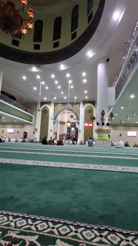 Setenang ini kh solat subuh di mesjid agung nurul falah💫🤍