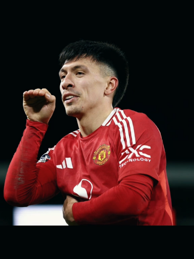 Lisandro Martinez Long-range shot to score for Man United to collect 3 points in the match against  #pancakeunited👹 #manchesterunitederunited #europaleague #europaleaguepredictions #MUFC #ManUtd #lisandromartinez🔥  #fulham #football #premierleague #foryou 