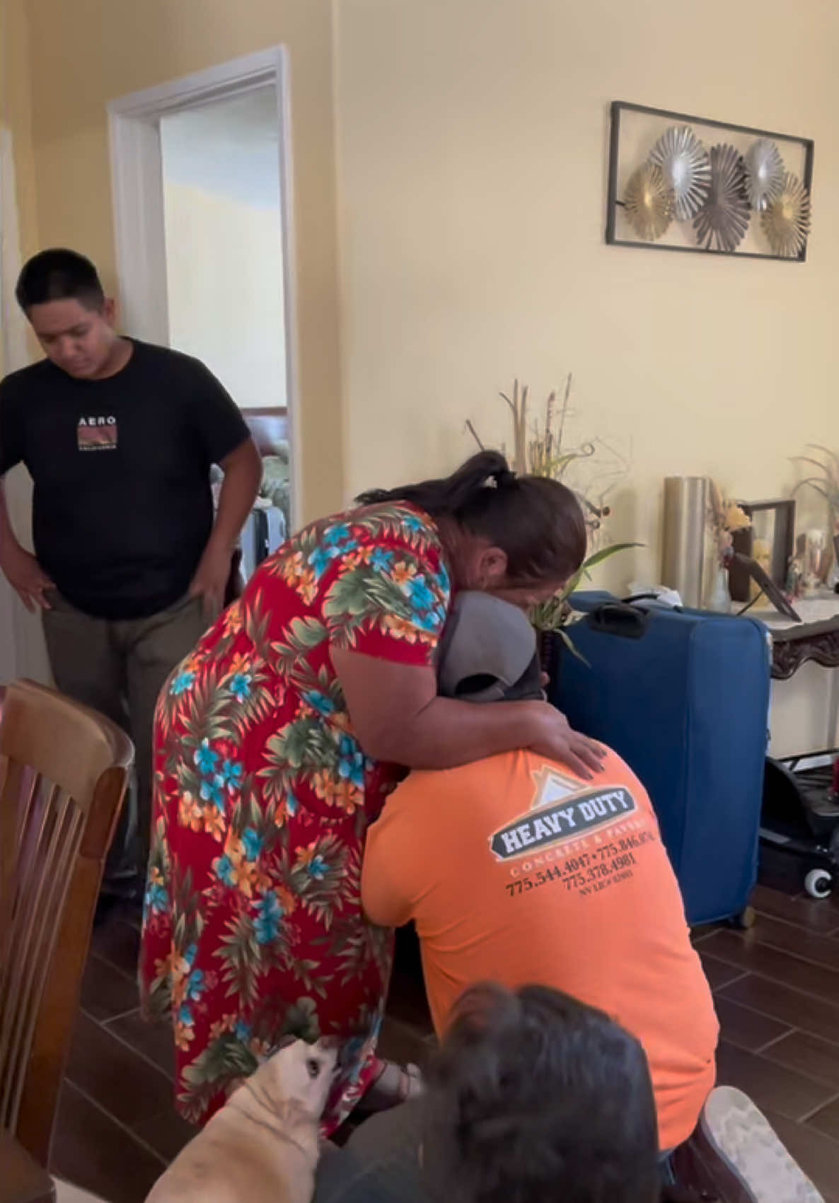 figured i would post this one as well 🤍 it had been about 16 years that my dad hadn’t seen my grandma, so we decided to surprise him for father’s day 2 years ago 🥰   #rencuentrofamiliar #reunion #immigrantparents #mexico #surprise #fyp  Psalm 27:14