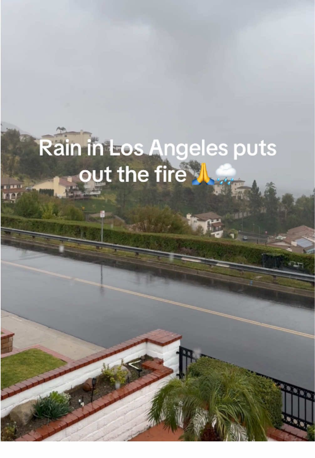 #losangelesfires#rainingday #putoutthefire 