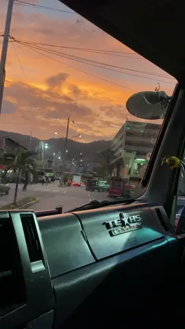 🌅😍#paraty #fypシ゚viral🖤tiktok #virarlvideo #dios #foruyou #colombia #atardecer #atardeceres🌅 #graciasporelapoyo #solobrillo✨✨ #camionero #viajes #cielosbonitos #mundo #bucaramanga 