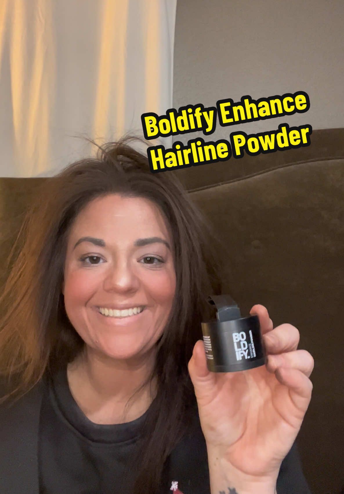 Easy, fast and affordable way to touch up roots and conceal thinning hair! #boldifyhairlinepowder #boldify #thinhair #thinninghair #roottouchup #hairline #losinghair #graycoverage #hairtok @@boldify  