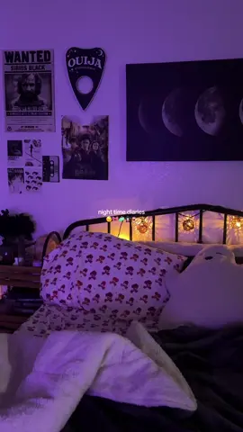unwind with me on my period 🎀 #videodiary #aestheticvibes #nightinmylife #nightroutine #selfcaretiktok #selfcareroutine #twilight 
