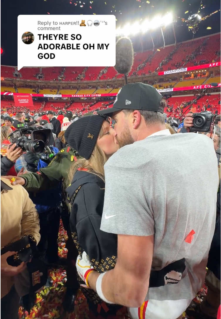 Replying to @ʜᴀʀᴘᴇʀ!!🧸🎧🪩⸆⸉  ok here’s more of them 😌 #taylorswift #traviskelce #kansascity #chiefs #nfl #NFLPlayoffs 