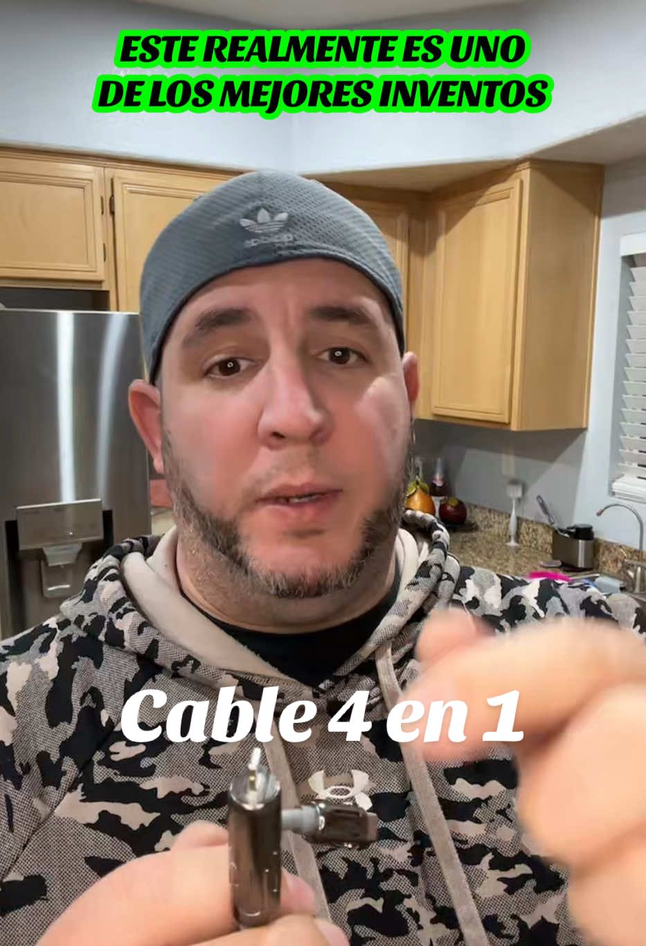 Como es que nadie pensó en esto antes???#creatorsearchinsights  #4in1charger  #4in1chargingcable #cargador #cargadordetelefono #tiktokshop #lovelanguage #seasonalgems #giftguide 