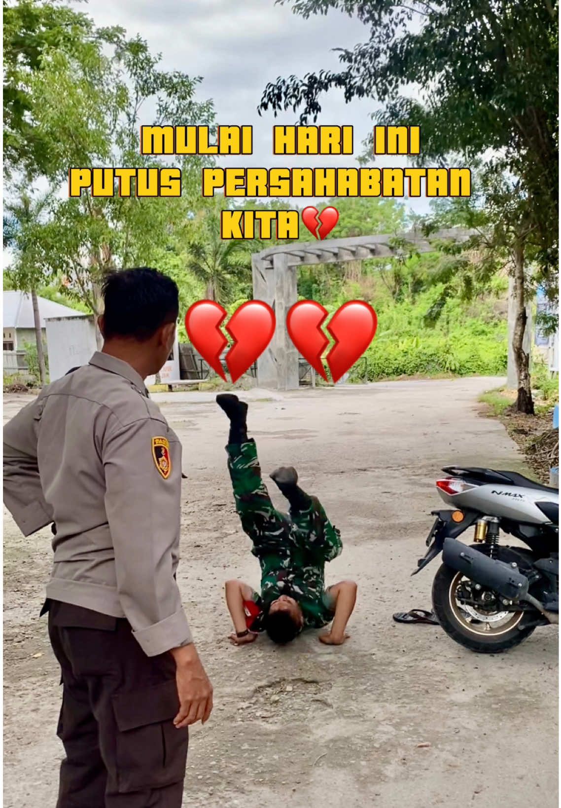 SAYA JUNGKIR ABANGDA🤭Sampai di sini kisah kita,jangan tangisi keadaannya ,bukan karena kita berbeda 🎼🎼#sinergitastnipolri #lucu #security #sinergitastanpabatas #fypシ゚ #videolucu #fypdongggggggg #tni #ngakak 