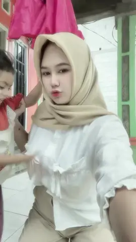Adik nakal🙃 #foryoupage #viral #cewekcantik #fyp #amoy #asupan #hijab #hijabtobrut #hijabers #foryou #tobrut #
