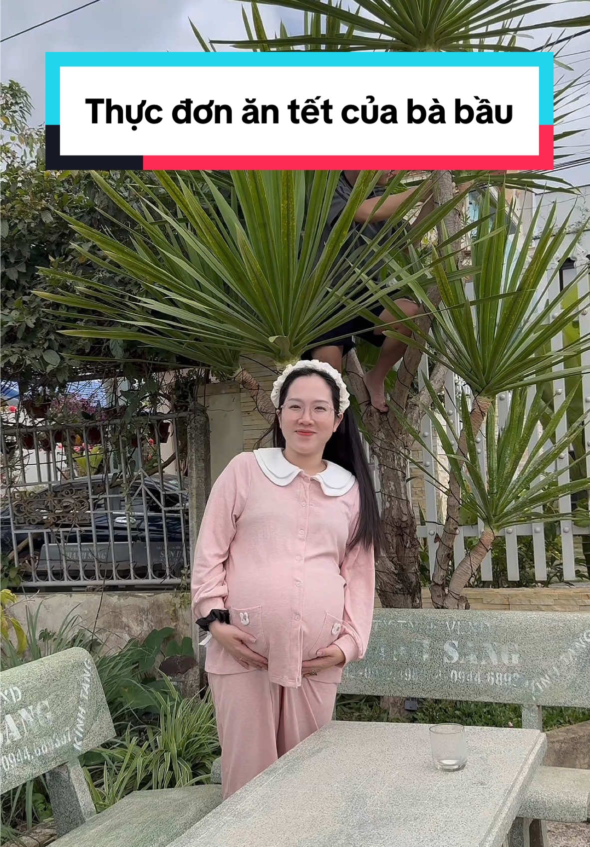 Không cần phải kiêng khem gì quá đâu, tuỳ thể trạng và tình hình sức khoẻ thai kỳ của mỗi người thì các mẹ cân đối chế độ ăn phù hợp. Tết về nhiều món ngon với lại vui quá nên nhiều khi ăn ngon miệng không kiềm được 😂  #mesonglong #mebauangi #mangthai #mebauthongthai #mebau 