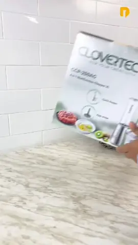 Bunda harus tau!!  Kalo Clovertec Chopper 6 in 1 Multifunction ini beneran banyak fungsinya lhooooo👍😍  Mesinnya juga keren banget bisa digunain atas dan bawah secara bersamaan 🤩 Tertarik gak Bun buat punya chopper dari Clovertec ini?? Cussss yang mau miliki produknya sekarang juga 🫶🏻