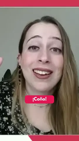 ¡Coño! Esta palabra seguro que asusta a muchos estudiantes, porque en algunos idiomas es una palabrota muy fuerte. Sin embargo, es una de las interjecciones más usadas en España. De hecho, acabo de escuchar esta palabra en la calle mientras escribo este texto... 🤣🤣🤣 ¡Increíble pero cierto! Puedes usarla para sorpresa, enfado, alegría... Es multiusos. 😁 ¿Cuándo fue la primera vez que la escuchaste? Hay un vídeo muy largo sobre esta palabra en el canal de Youtube Erre que ELE. 🫢 #spanishvocabulary #spanischlernen #impararespagnolo #expresionesespañolas #clasedeespañol #learnspanish