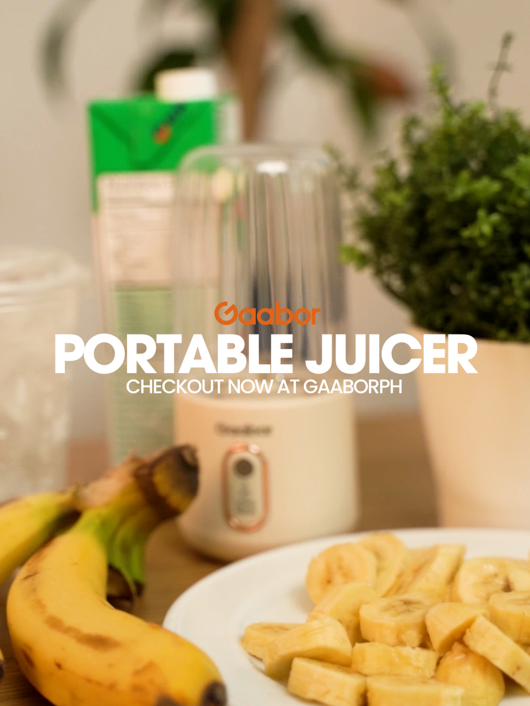 You want to make easy banana smoothie for your day? Why not try this Gaabor's Portable Juicer, available now in our TikTok shop.  #gaabor #gaaborportablejuicer #portablejuicer #juiceshake #blender #tiktokportablejuicer #tiktokblender #fyp