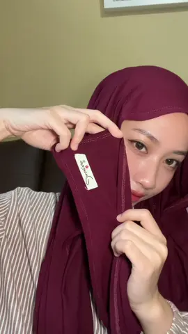 Pashmina kaos fav 🫶🏻🥰 #pashimna #pashminakaos #pashminakaosrayon #tutorilhijab #hijabmeleyot #hijabjasmine #fyp #foryoupage #xybca 