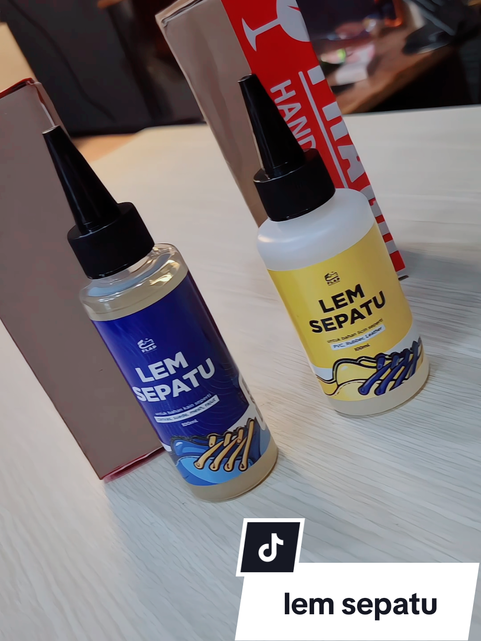 Kalo kamu pengen sepatu jebolmu jadi kayak baru lagi ini solusinya#lemsepatu #lemsepatuflapshoes #lemsepatusuperkuat #fyp 