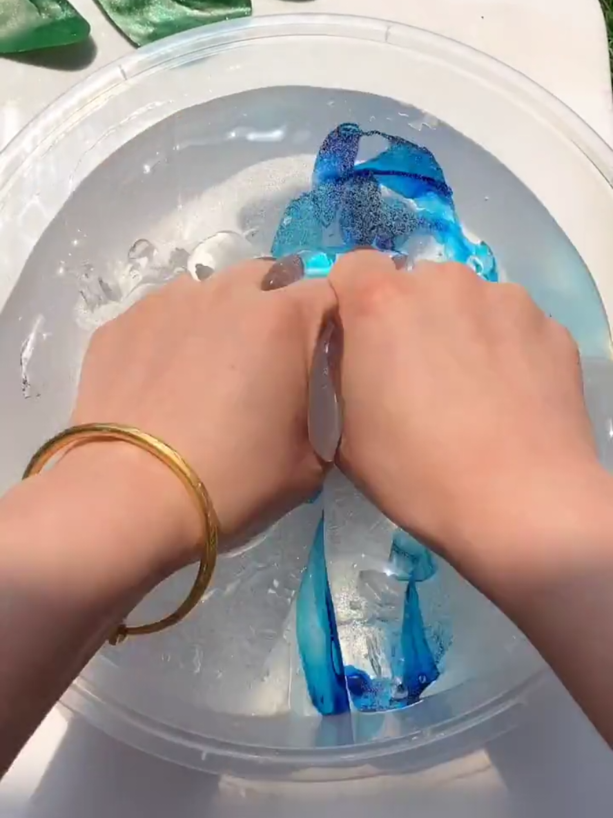 #asmrvideo #asmrsounds #relax #relaxing #satisfy #slime #slimeasmr #slimevideo 