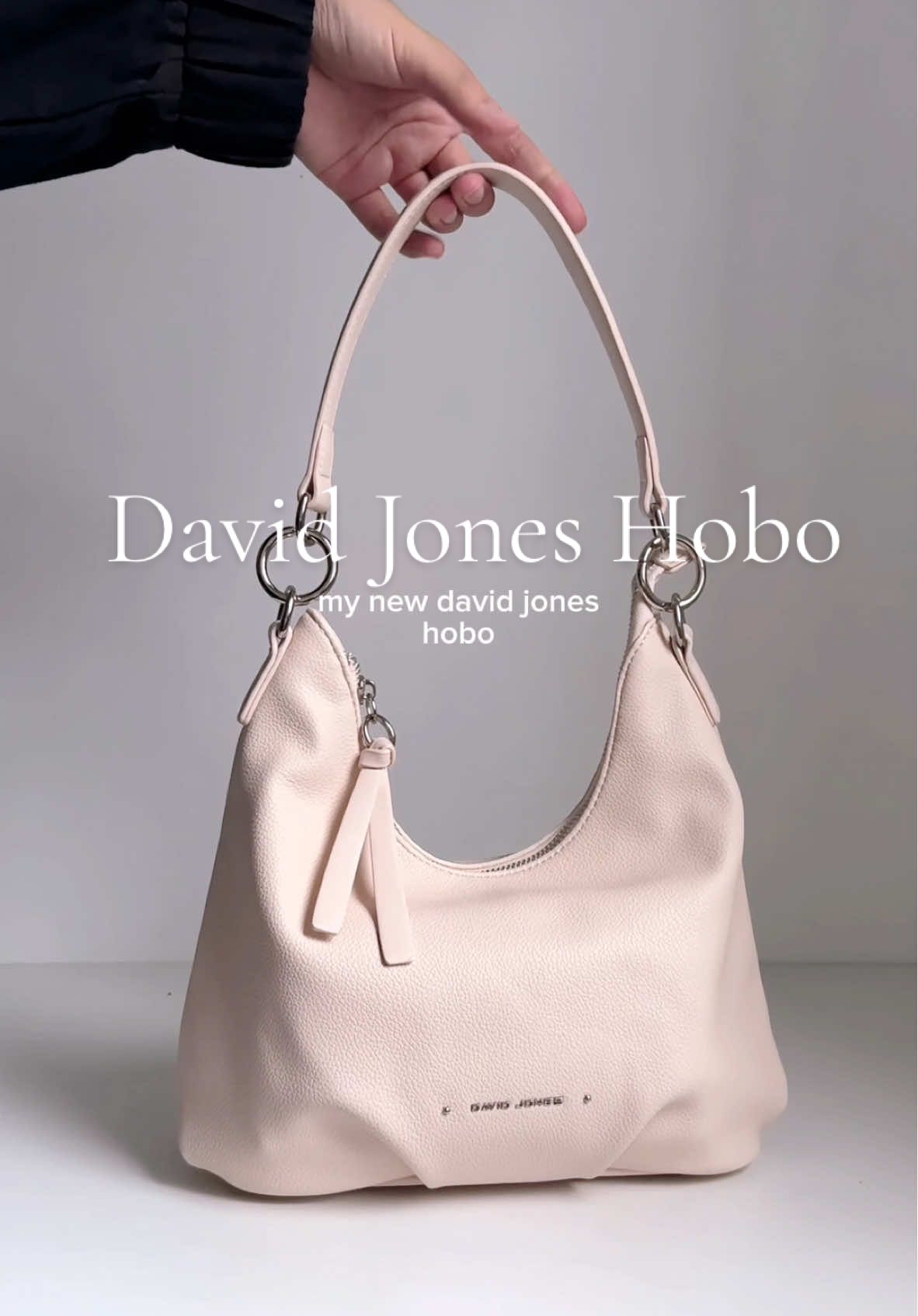 Simply lovely 🎀🤍 #hobo #hobobag #handbagcollection #davidjonesparis #davidjoneshobobag #handbagdavidjones 