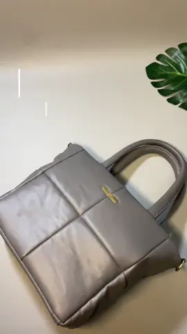 yuk samaan #tasselempang #OOTD #tastangan #taswanita #tas 