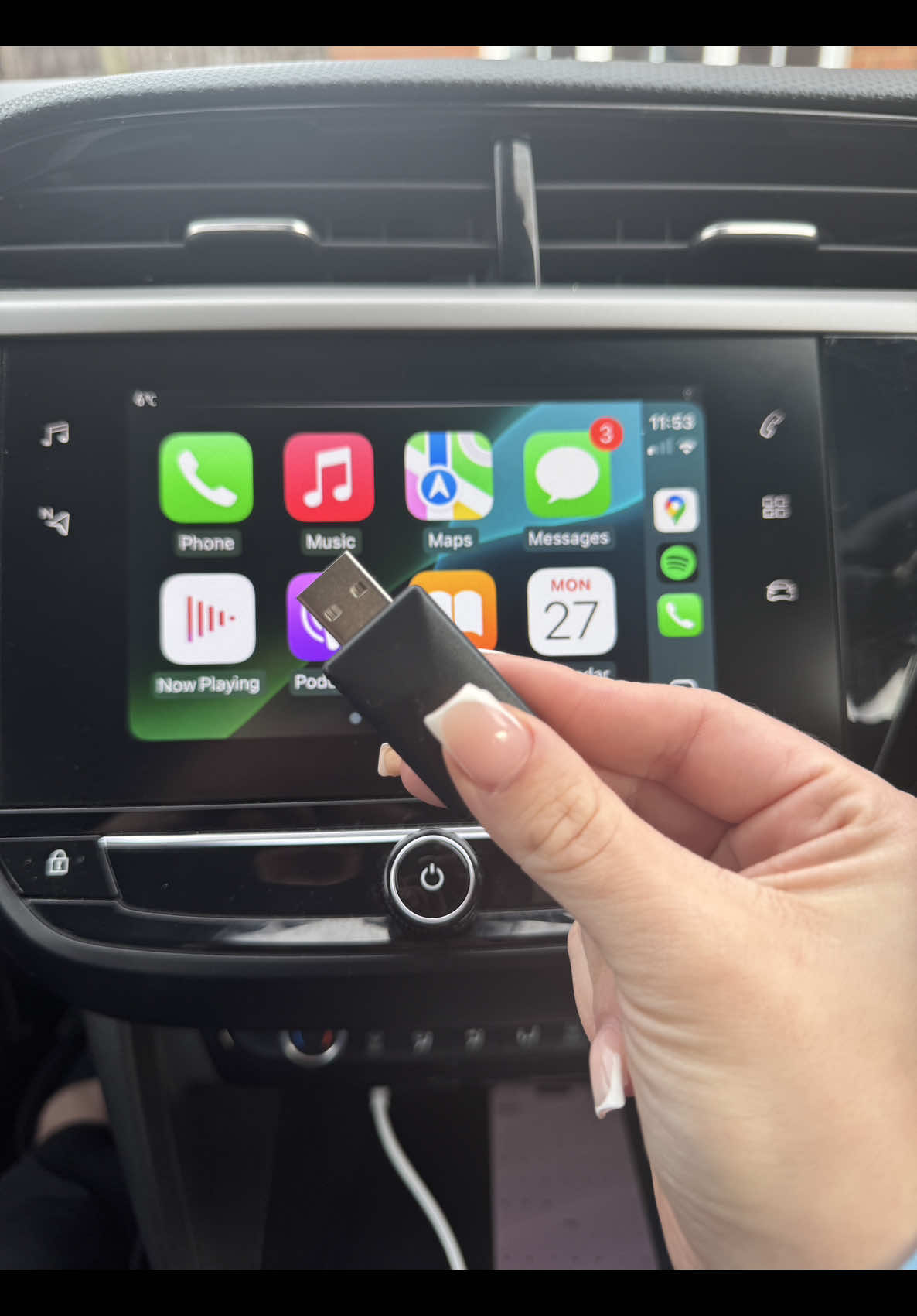 product of 2025 for me! 🚨 #cargadget #gadget #carplay #wireless #tiktokmademebuyit #spotlight #fyp #applecarplay #musthaves #tipsandtricks #bargain 