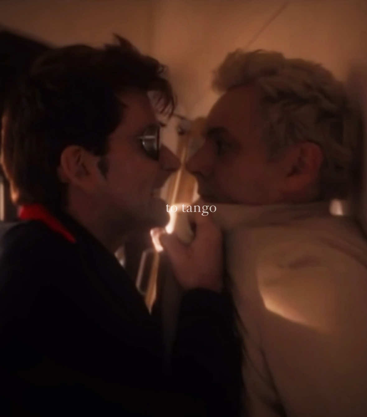 как же кроули постоянно пытается доказать азирафелю, что он плохой #goodomens #goodomens2 #goodomensedit #aziracrow #crowley #aziraphale #angel #davidtennant #michaelsheen #благиезнамения #азикроу #азирафель #кроули #