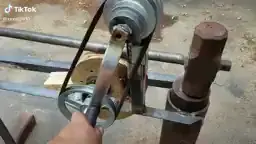تصنيع مطرقه بعد اجراء عليها التجارب اليدويه وتم النجاح واضافه عليها ماطور كهربائي ومفتاح يشبه مفتاح الماكينه خياطه يساعد هذه المطرقه الحدادين الذين يسخنون حديد ويعملون منه حسب الطلب مثل منجل الفلاحين وكذلك السيوف التراثيه والكثير من اعمال بدل الطرق وعندما يكبر تبدا اعراض السوفال وامراض المفاصل بالكتف