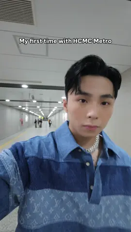 ngồi đây đợi xem ai xuống ga để WOKEUP đón đi chơiii 🚉🚉  #WOKEUP #SHUBE #tiktokgiaitri