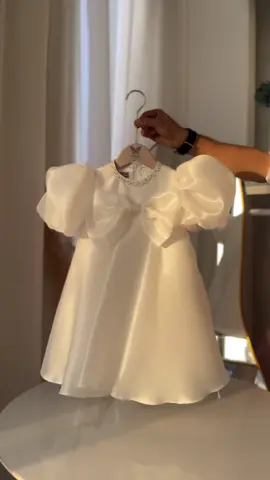 Ivory Puff Sleeve Bow Dress – A Perfect Look for Your Baby Girl! 🌸 👗 Make your baby girl the star of the day with our Ivory Puff Sleeve Bow Dress! Soft, stylish, and just the right touch of elegance for any occasion. 💕✨#whattowatch #BachonFashion #TinyTops #GirlsPartyDress #FashionForBachon #TikTokStyle #KidsWear #tinytopsonline #kidsoftiktok #sweatshirt #GirlsFrock