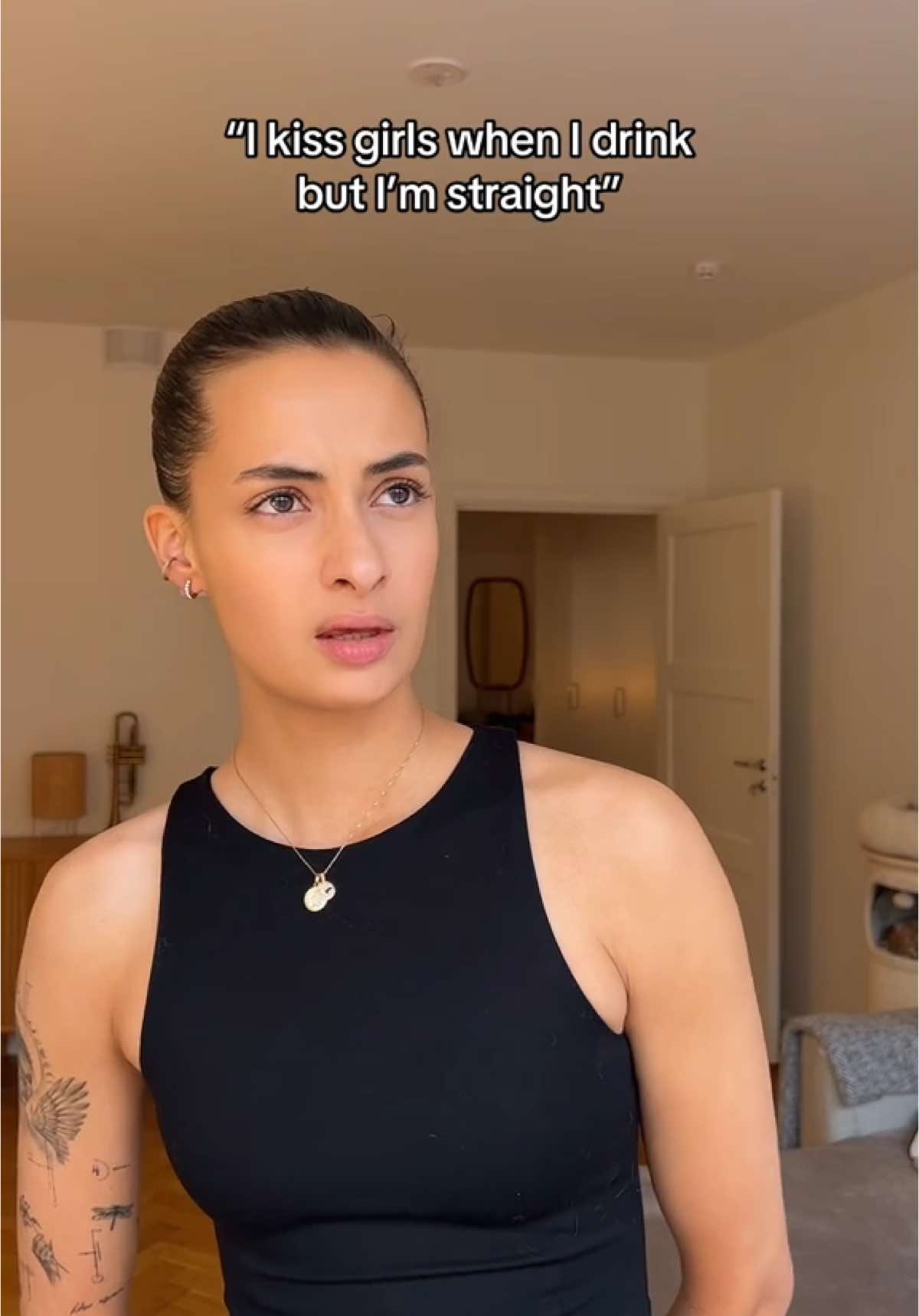 “straight” women are funny #wlw #wuhluhwuh 