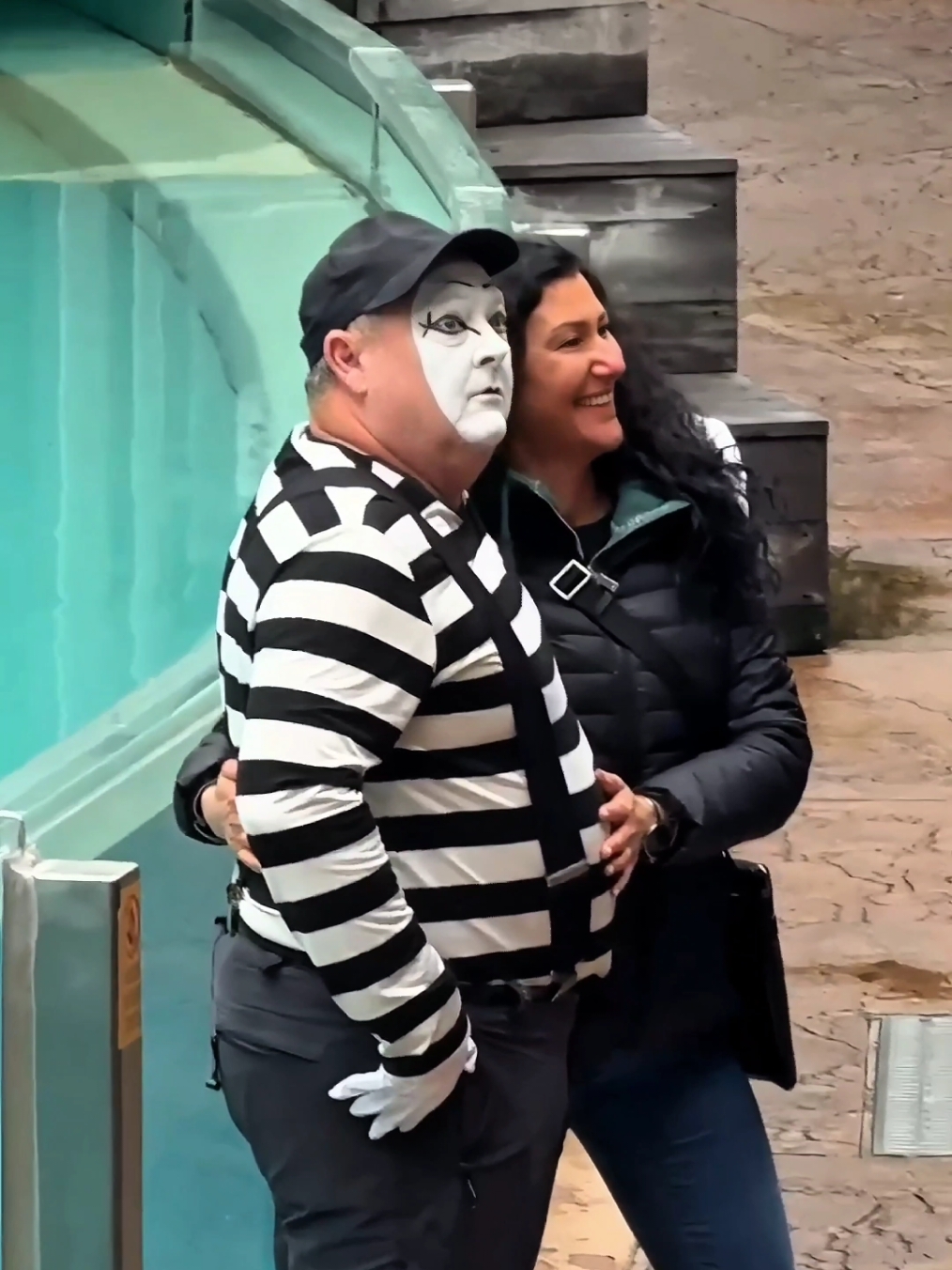 Tom The Mime #lol #tomthemime #totanthemime #soathemime #soamime #mime #tomtheseaworldmime #seaworldmime #funartist #thebestoftom #bestreactionprank #funvibes #totanthemime #foryou #fyp 