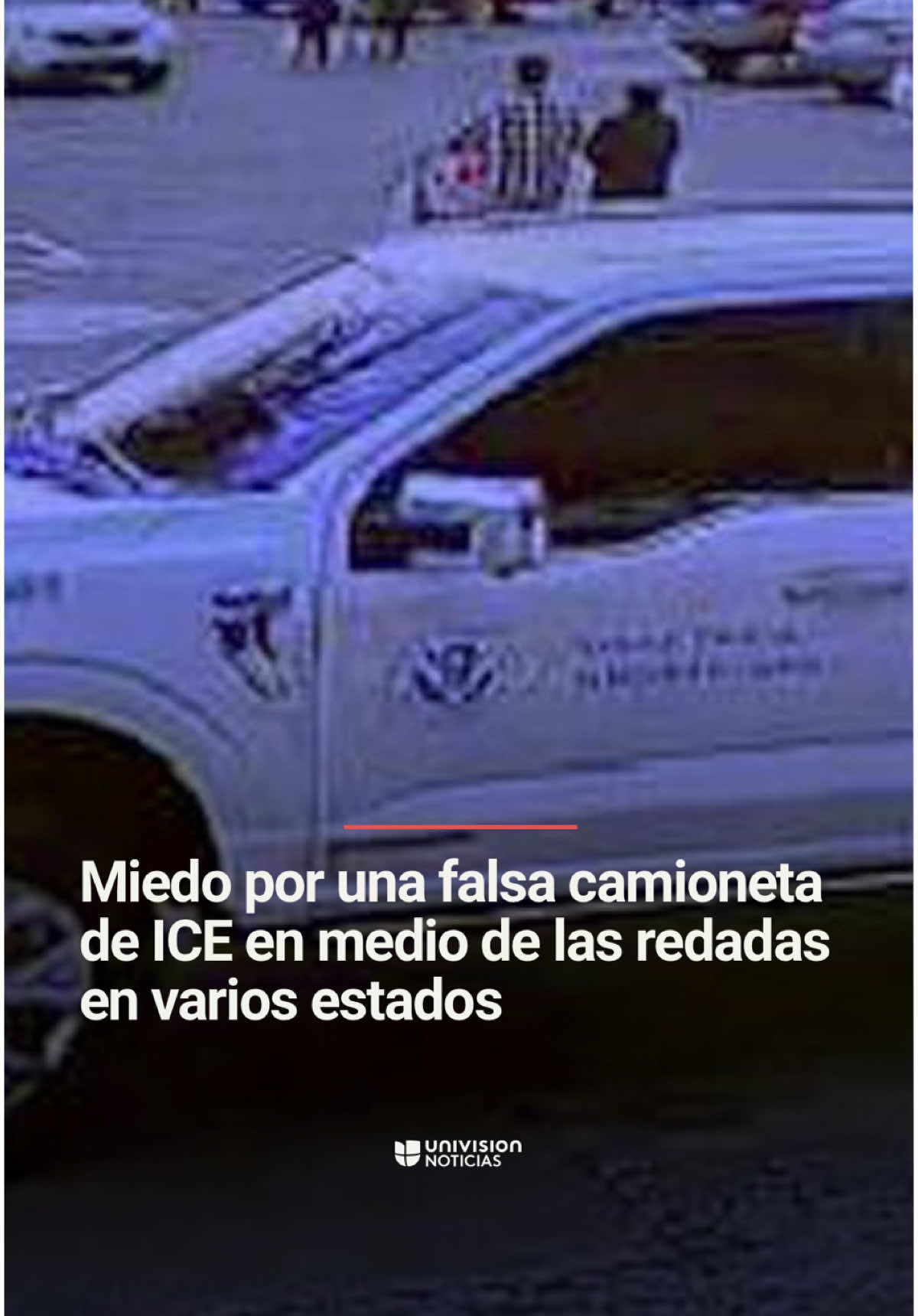 📌 Generó preocupación una falsa camioneta de ICE en medio de las redadas en varios estados. El falso vehículo de ICE estaba estacionado cerca de un supermercado de Durham, Carolina del Norte. Tenía rótulos similares a los de la agencia federal. El supermercado presentó un informe policial buscando acciones legales contra los responsables. La camioneta fue fotografiada posteriormente en otro sector de la ciudad. #Inmigración #ICE #FalsaCamioneta #UniNoticias #UnivisionNoticias #Durham #CarolinaDelNorte #NorthCarolina