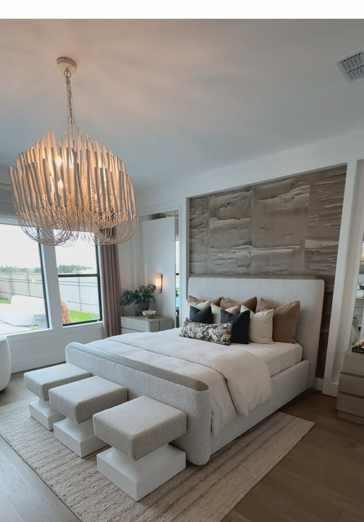 ✨ Home Sweet Home ✨ Step into your dream sanctuary, where luxury meets design. 🤩 What’s your favorite feature of this stunning space? Let me know in the comments below 👇🏾  #newbuild #houstonhomesforsale #homebuyers #openconcept #dreamhome #highceilings #realestategoals #interiordesign #homedesign #homedecoration #newconstructionhomes #housetour #homesweethome #realestatetiktok #modelhome