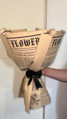 Newspaper Bouquet #fyp #foryou #florist #roses #oakcliff 