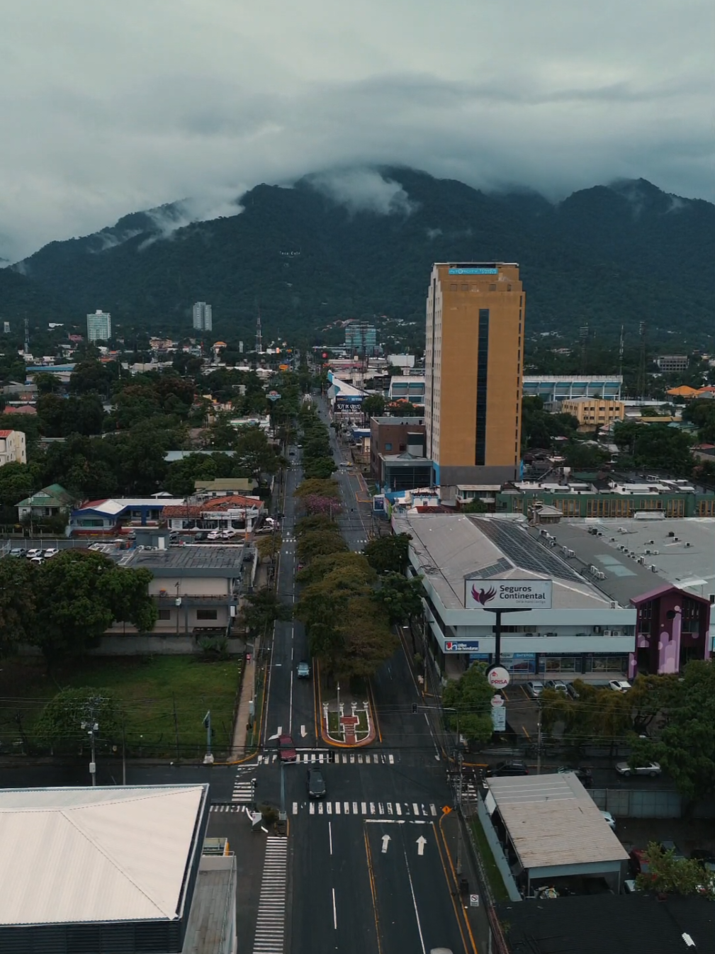 Boulevard Morázan, San Pedro Sula. #Honduras #paisajes #Drone 