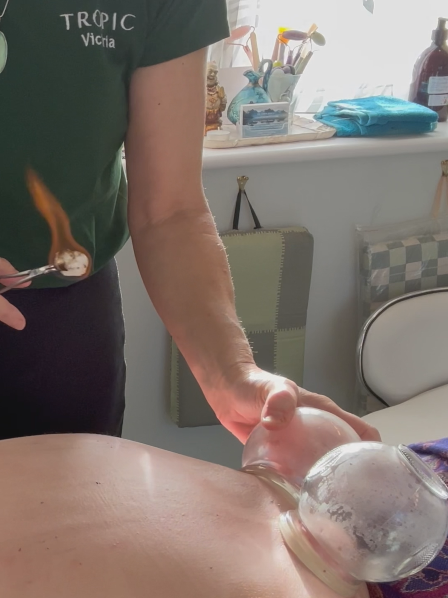 Kore Therapy and Cupping for Autoimmune Disease, see full treatment link in bio! #asmr #unintentionalasmr #autoimmunedisease #inflammatorylungdisease #koretherapy #kinesiology #TCM