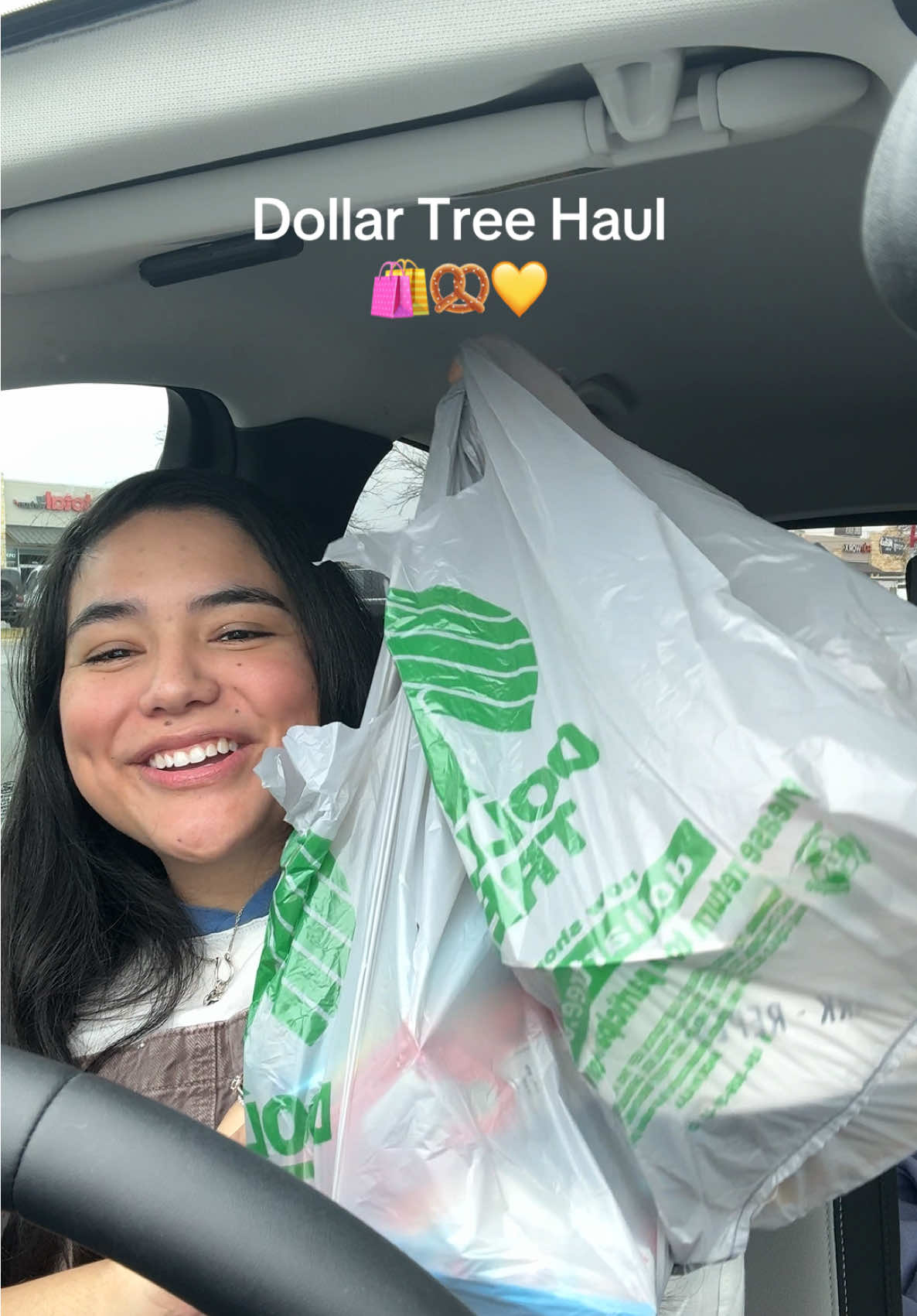 Idk what I was looking for but I did not find it 🙃🙃 #sahm #momsover30 #latinacreatorsforyou #Lifestyle #toddlermom #stayathomemom #dollartreehaul #seratoninboost #shopping #shoppinghaul #relatable 