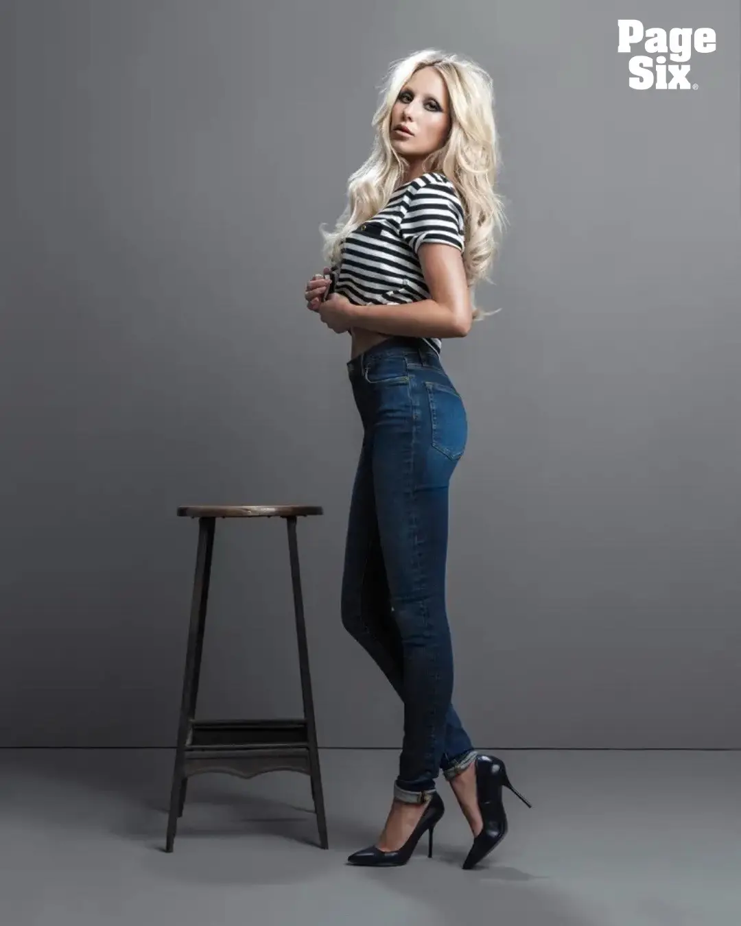 Alix Earle wants you to dig up your skinny jeans. The Gen Z influencer resurrected the polarizing look that reigned in the early aughts with an exclusive pair in partnership with fan-favorite denim brand Frame. 👖 📸: Frame X Alix Earle