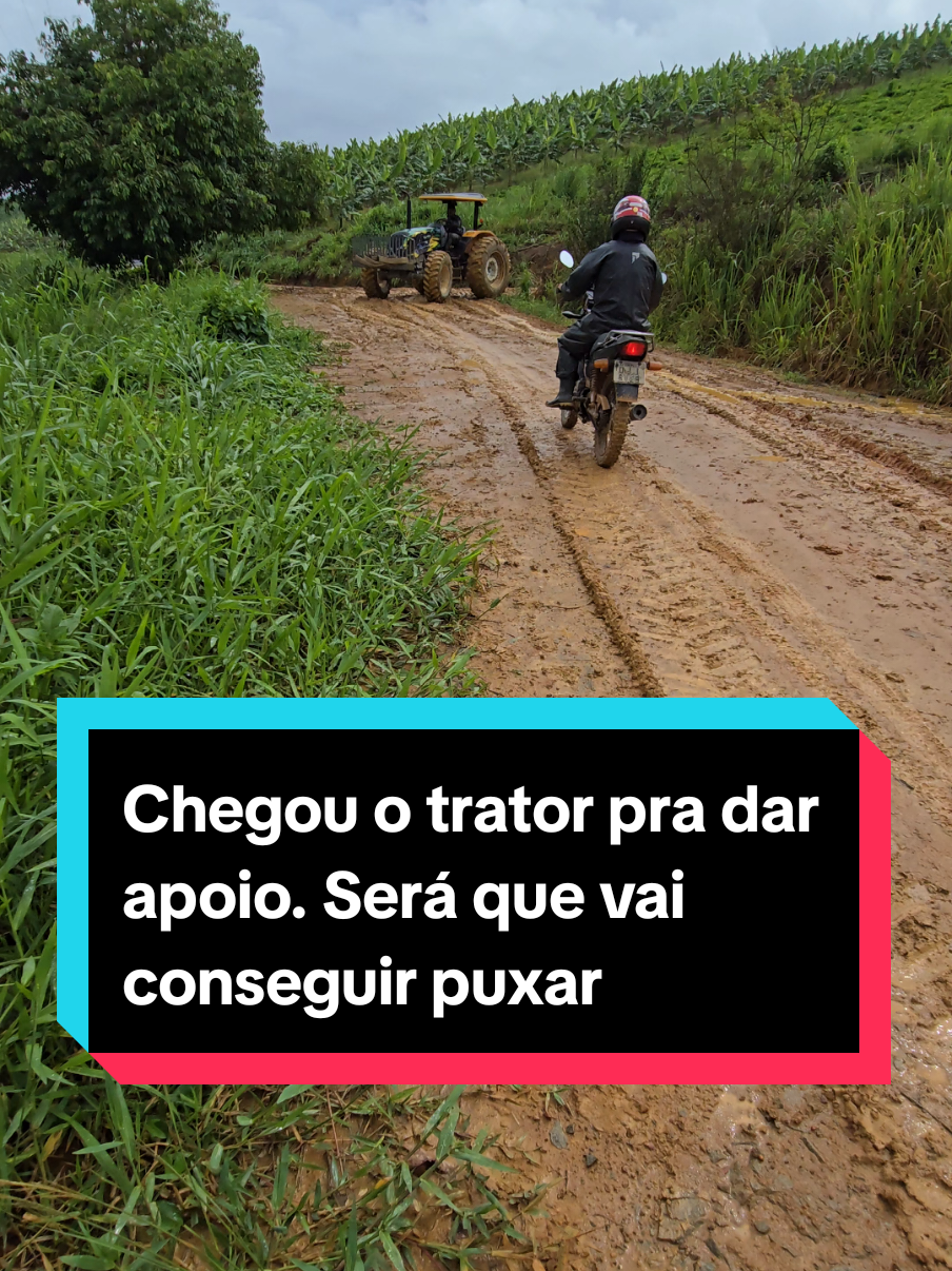 Chegou o trator pra puxar o caminhão na ladeira lisa! 💪🚜💨 #Trator #Caminhão #Ladeira #Força