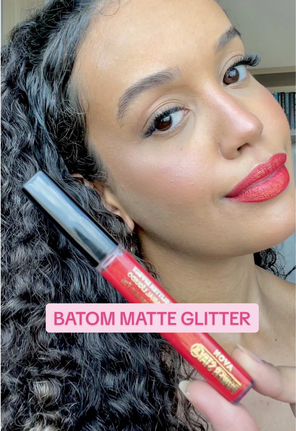 batom matte que ativa o glitter? 🤔 #diorglitterlipstick #avonpowerstay #avon @Avon Brasil #batom #testandoprodutos 