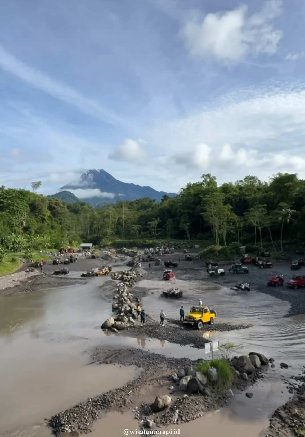 yg ga kebagian jeep mohon maaf yaa.. lebaran kita agendakan lagi😊 #lavatour #merapi #jogja 