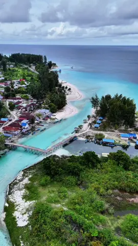 Pengumuman! Kalian wajib ke Namlea karena muara sungainya jernih banget 🤩  📍Desa Wisata Namlea, Buru, Maluku Cr/TT @ryanferoz_ #WonderfulIndonesia #DiIndonesiaAja