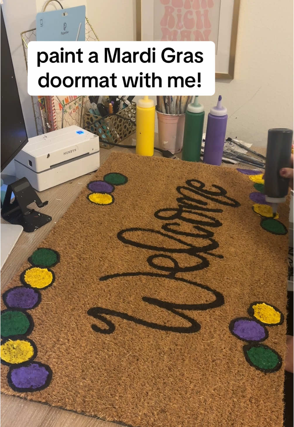 After a much needed break from painting, I’m back!! Decided to paint some Mardi Gras doormats since I’m from Louisiana 🥰 #handlettering #smallbusinesstiktok #SmallBusiness #handletteringvideo #customdoormat #painting #mardigras 